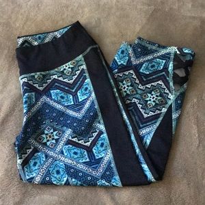 Hollister tribal workout leggings